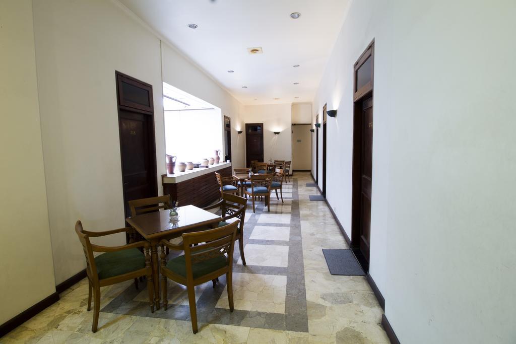 Reddoorz @ Dago Hotel Bandung Exterior photo